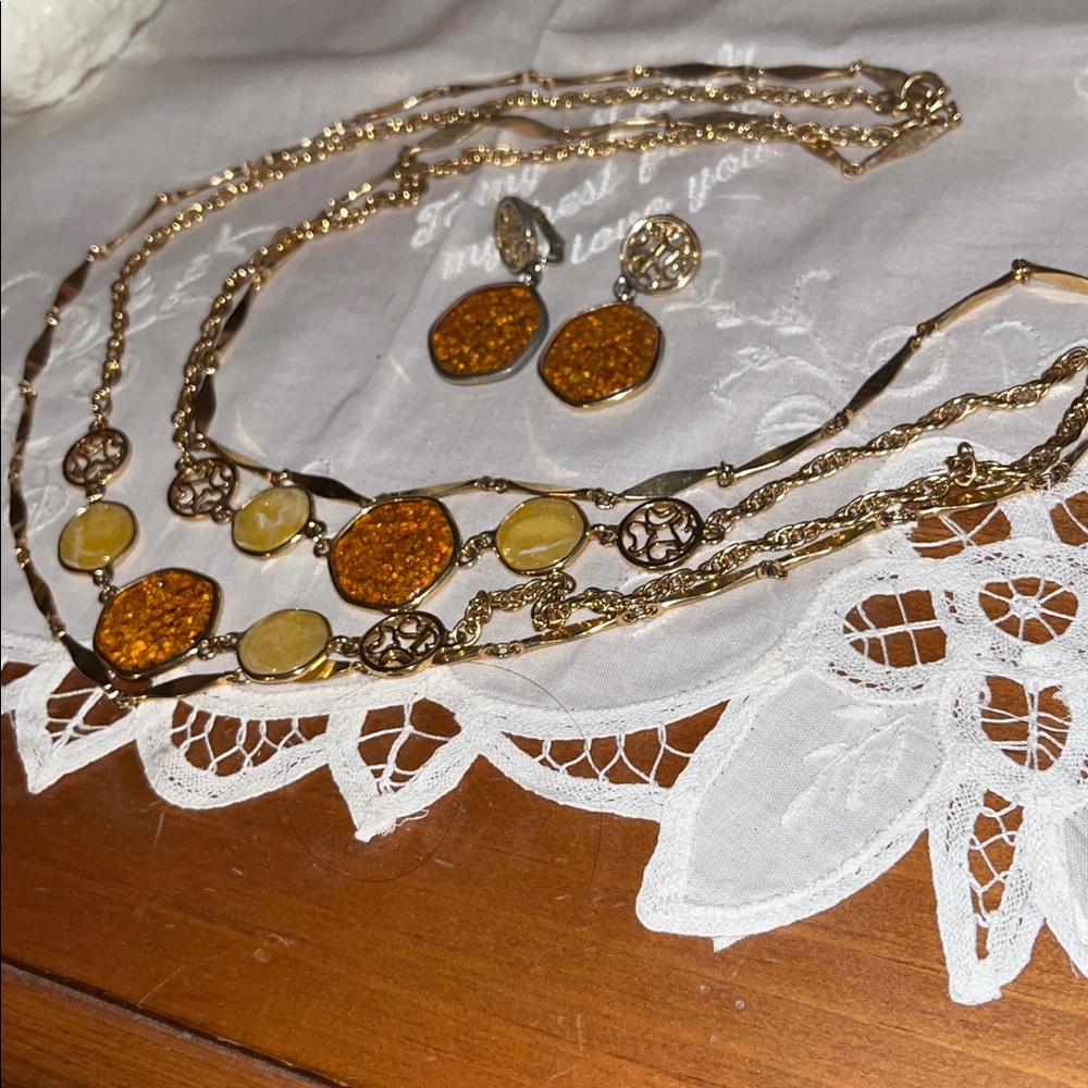 Sarah Coventry Gold and Amber “Taste of Honey” Necklace and Clip on Earrings